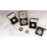 British silver coinage, 19th/20th century, comprising a Victoria 1887 silver Sovereign, 1893 Old
