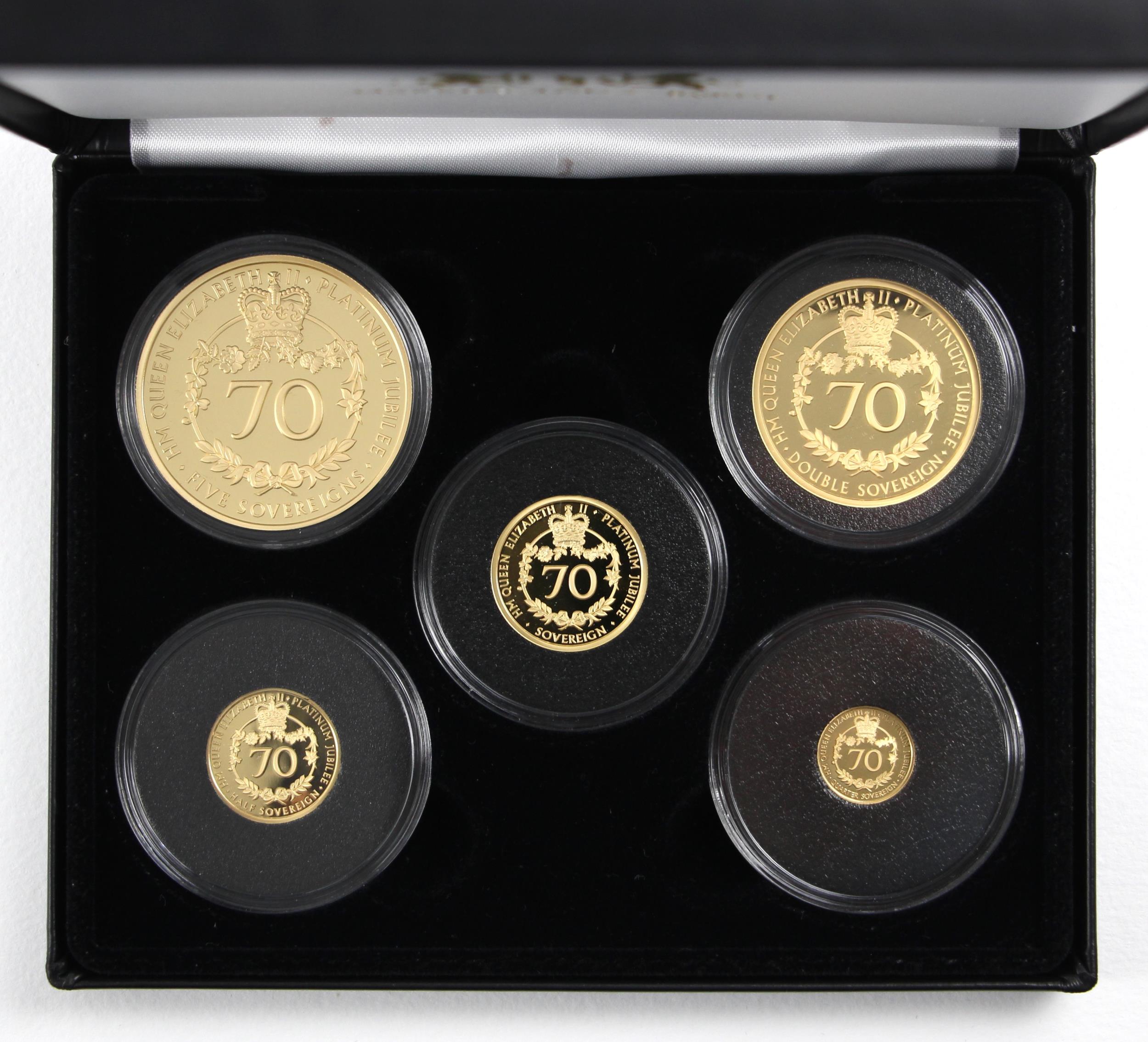 Elizabeth II (1952-2022), Platinum Jubilee of Queen Elizabeth II Gold Proof Five Coin Sovereign - Bild 2 aus 3