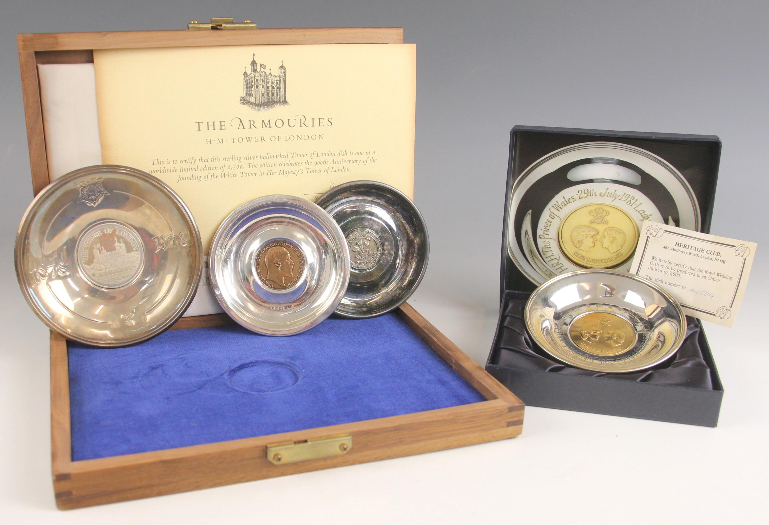 A silver Anniversary of The White Tower dish, Tower Mint, London 1978, no.257/2500, cased with