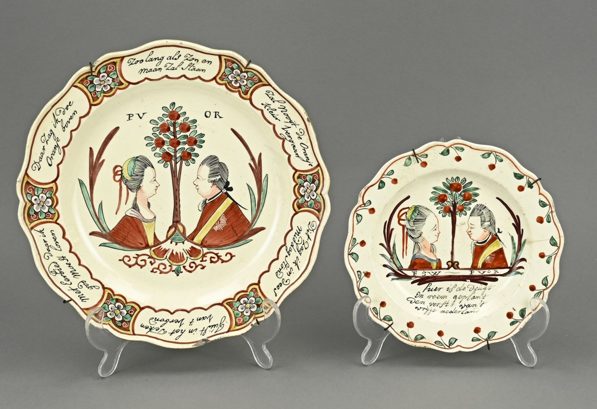 Two commemorative plates Ã˜ 17.5 - 25 cm.
