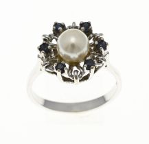 White gold ring with pearl and sapphires