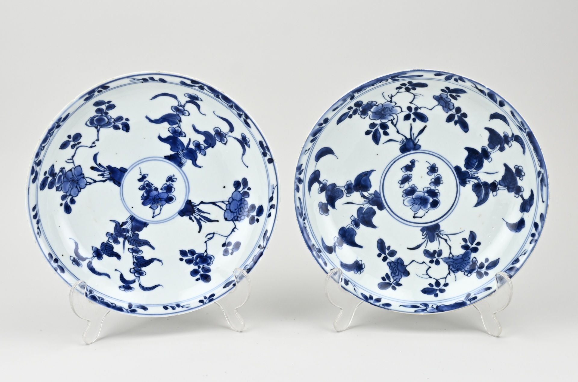 2x Chinese plate Ã˜ 22.2 cm.