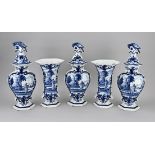 5-piece Delft cabinet set, H 29 - 41 cm.