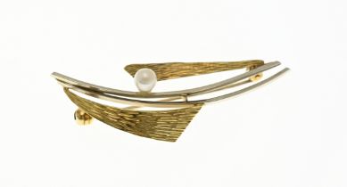 Gold brooch