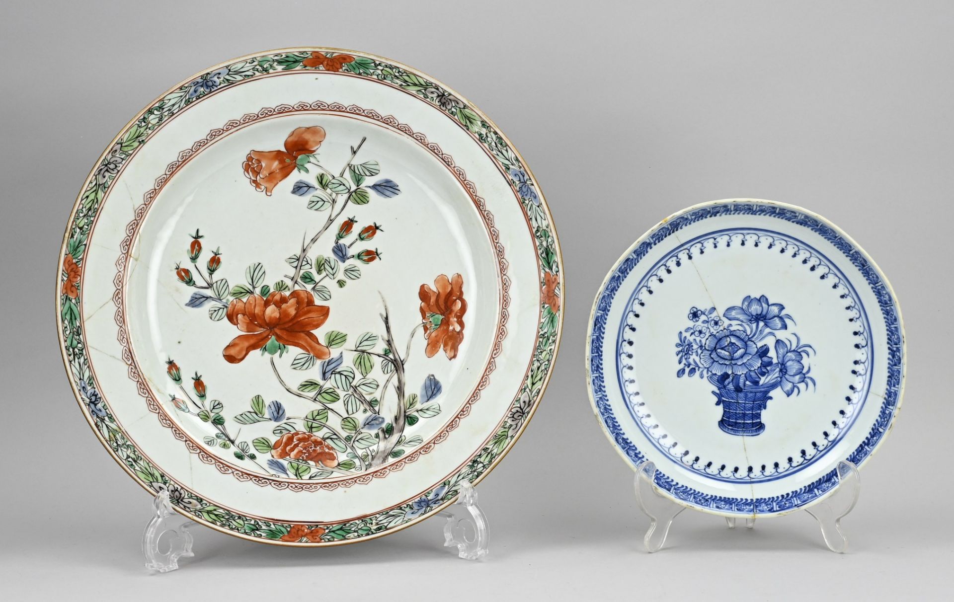 2x Antique Chinese plate Ã˜ 21.5 - 34.5 cm.