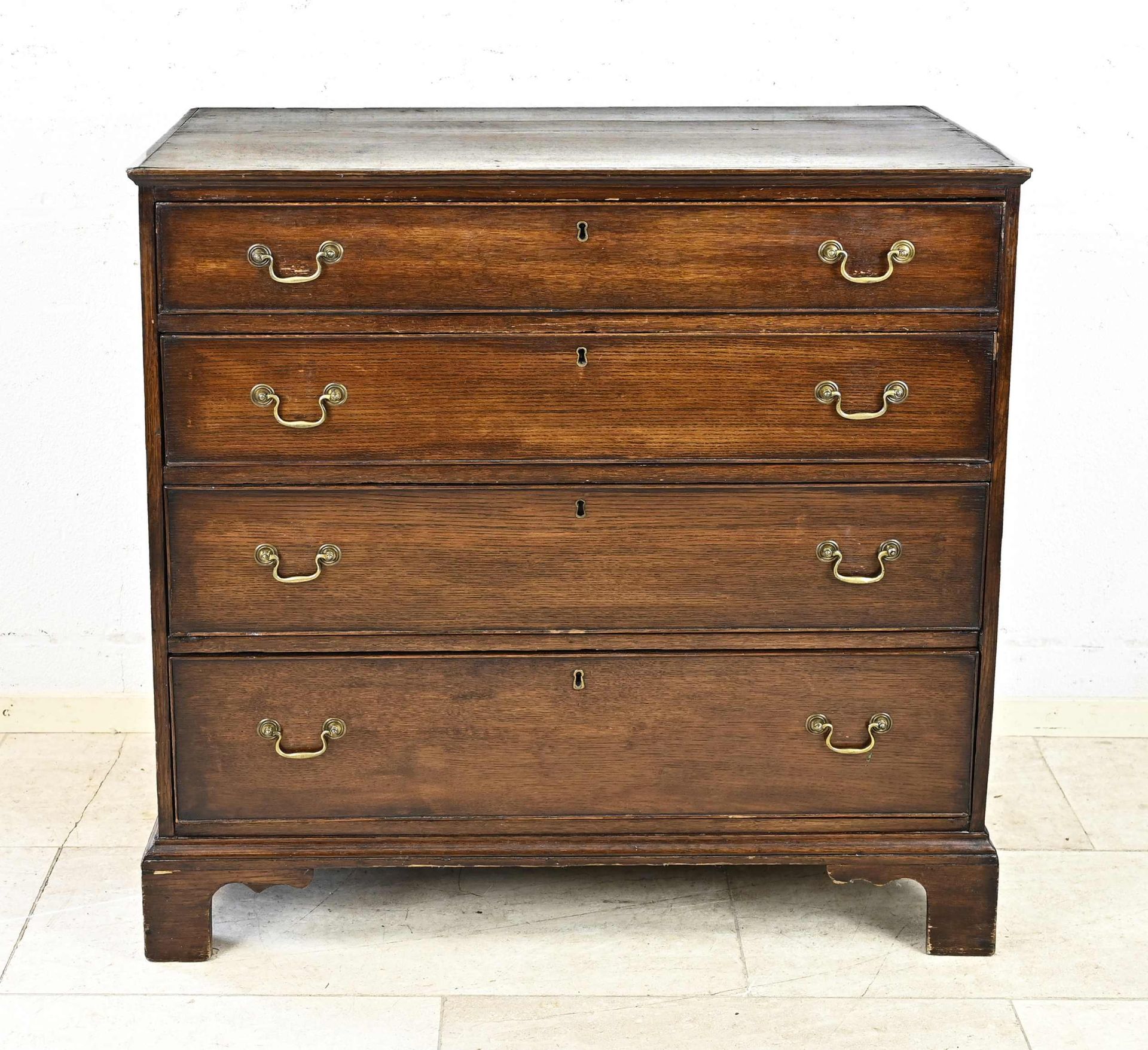 English chest of drawers, 1800