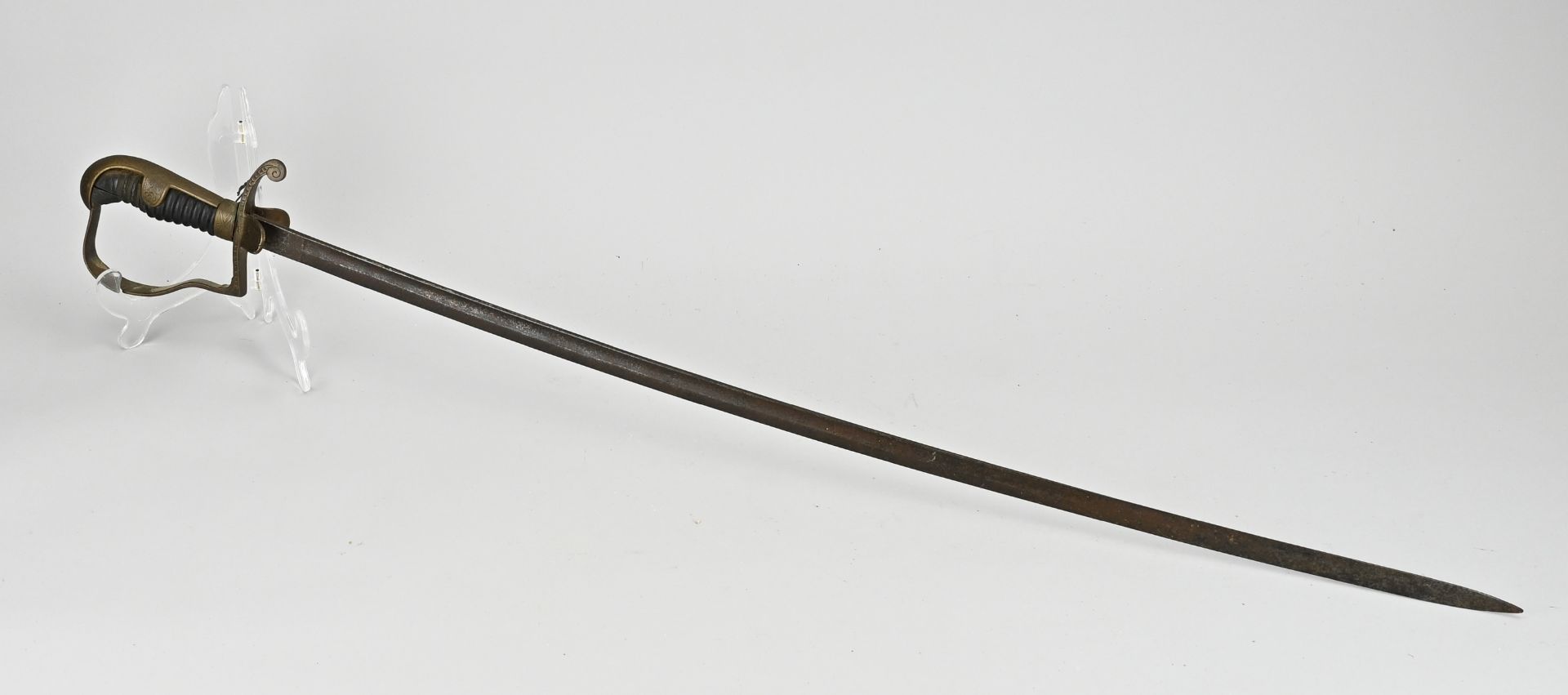 Antique sabre, L 92 cm.