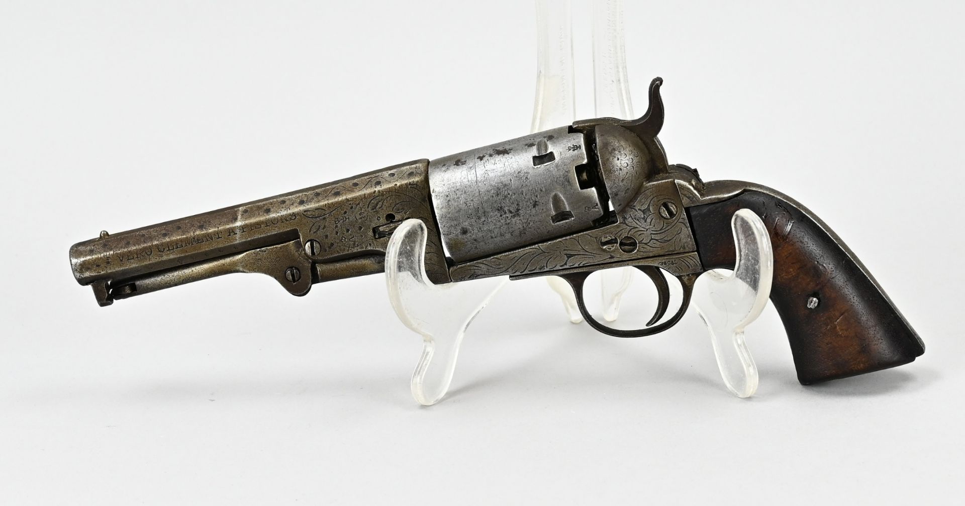 Antique revolver, Vero Clement