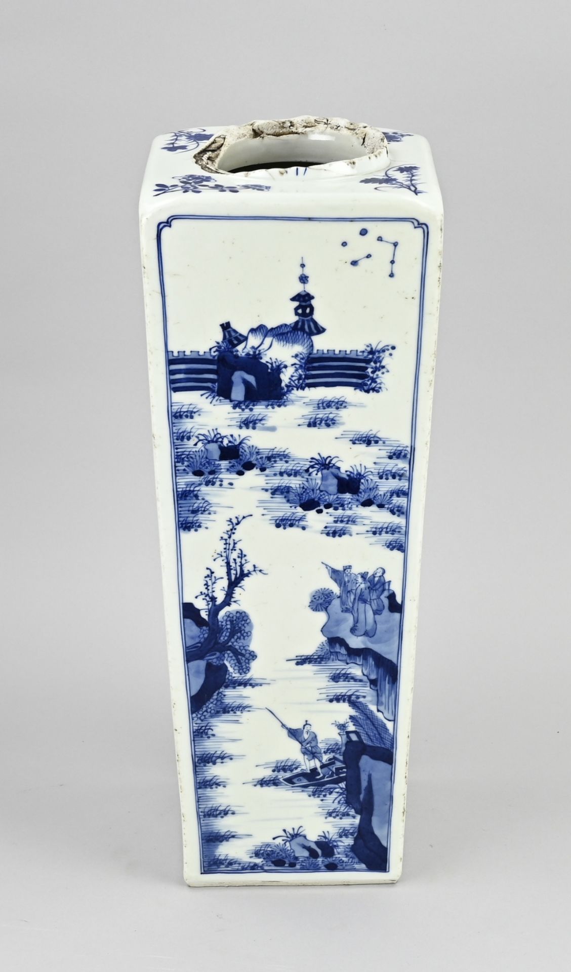Square Chinese vase, H 42 cm.