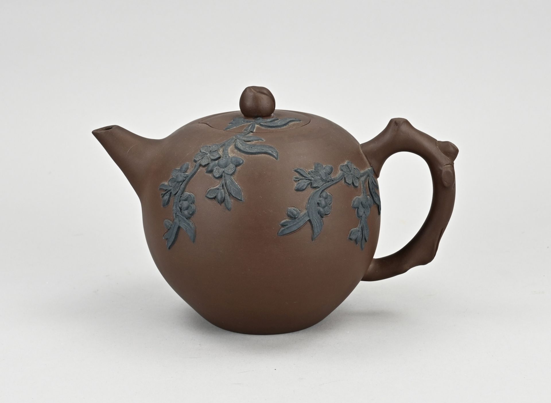 Yixing teapot Ã˜ 14 cm.