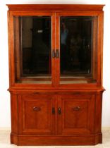 Display cabinet (for collectors)