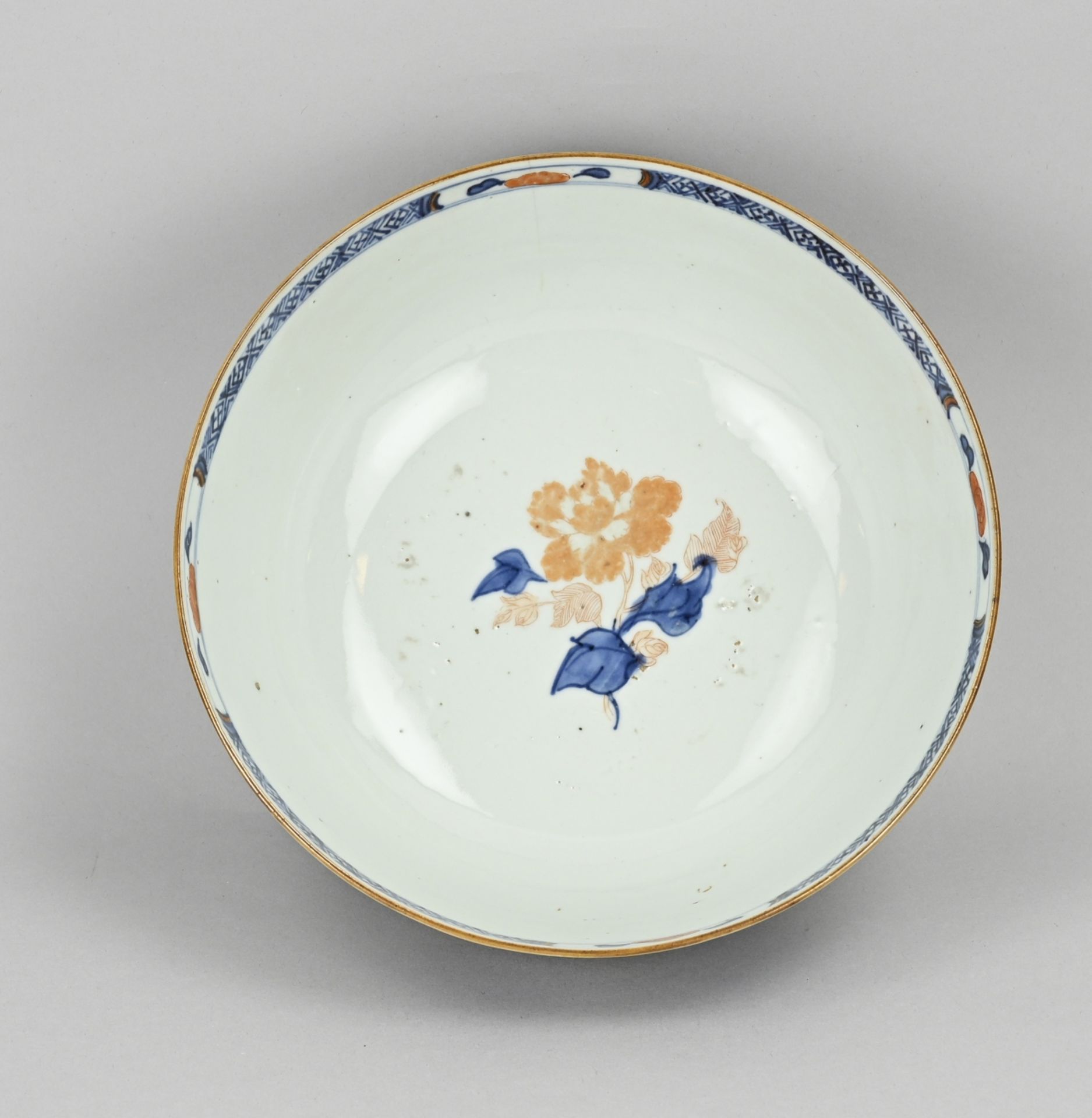 Chinese Imari bowl Ã˜ 23.6 cm. - Image 2 of 3