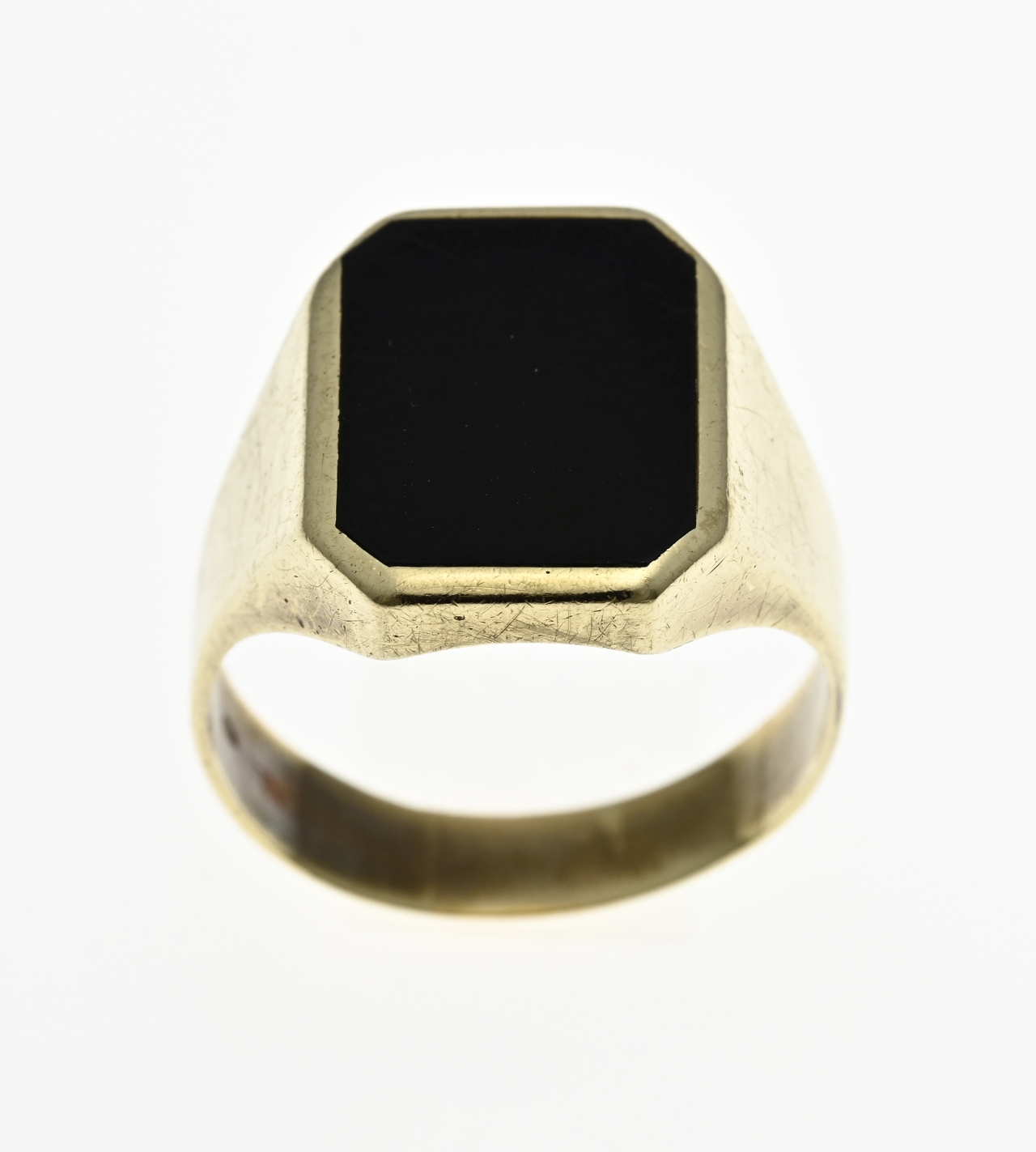 Gold men's ring with onyx