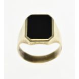 Gold men's ring with onyx