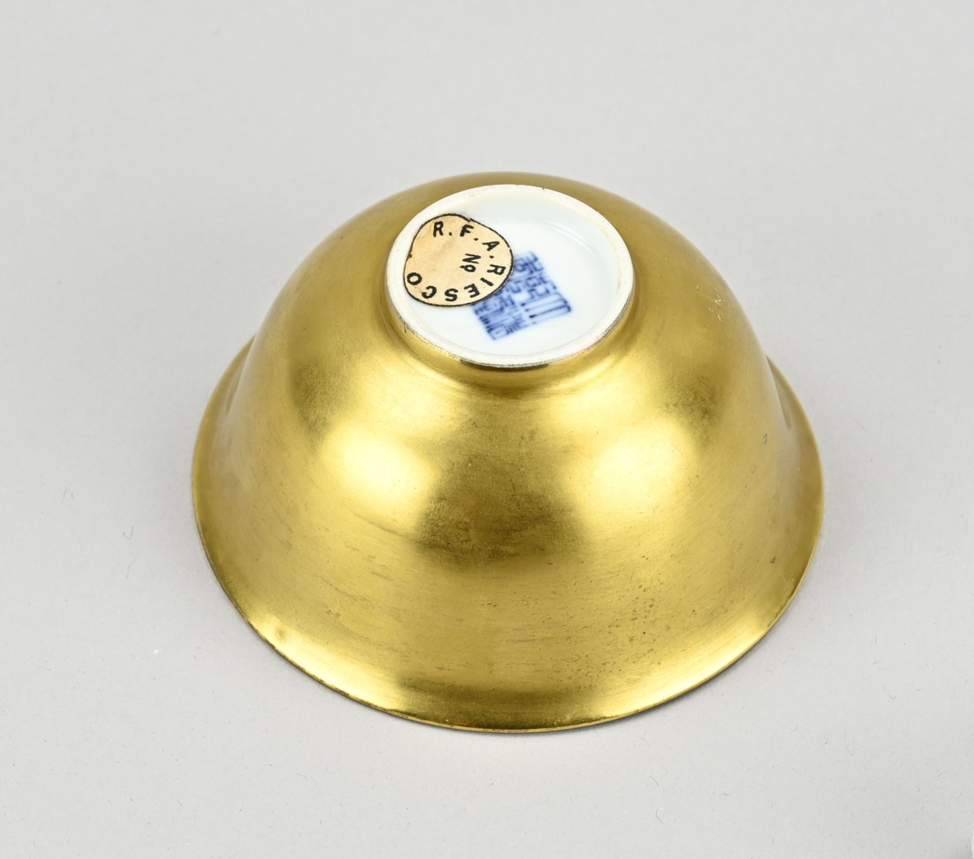 Chinese gold enamel cup Ã˜ 9.2 cm. - Bild 2 aus 2