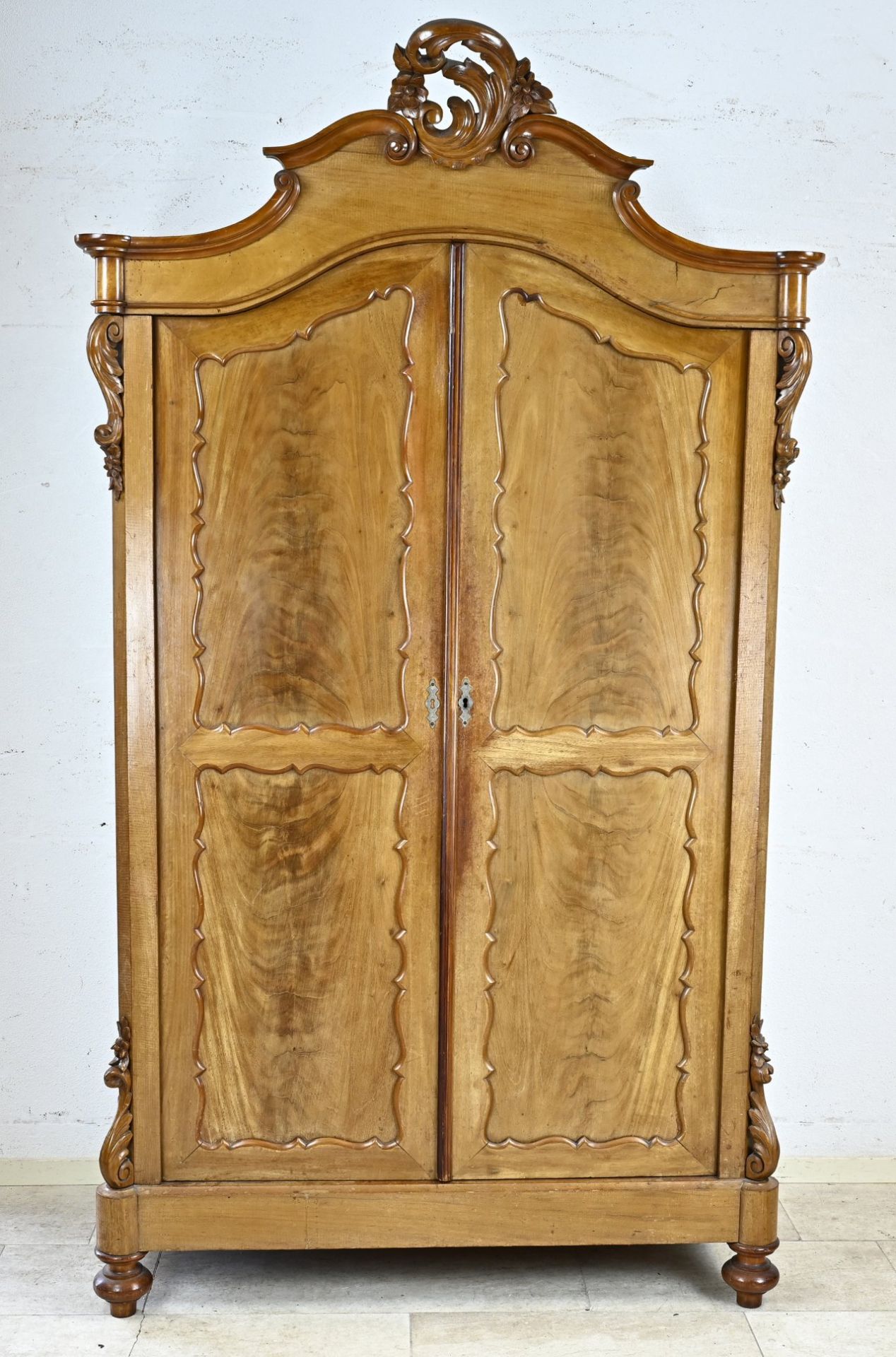 Mahogany crested cabinet, 1860