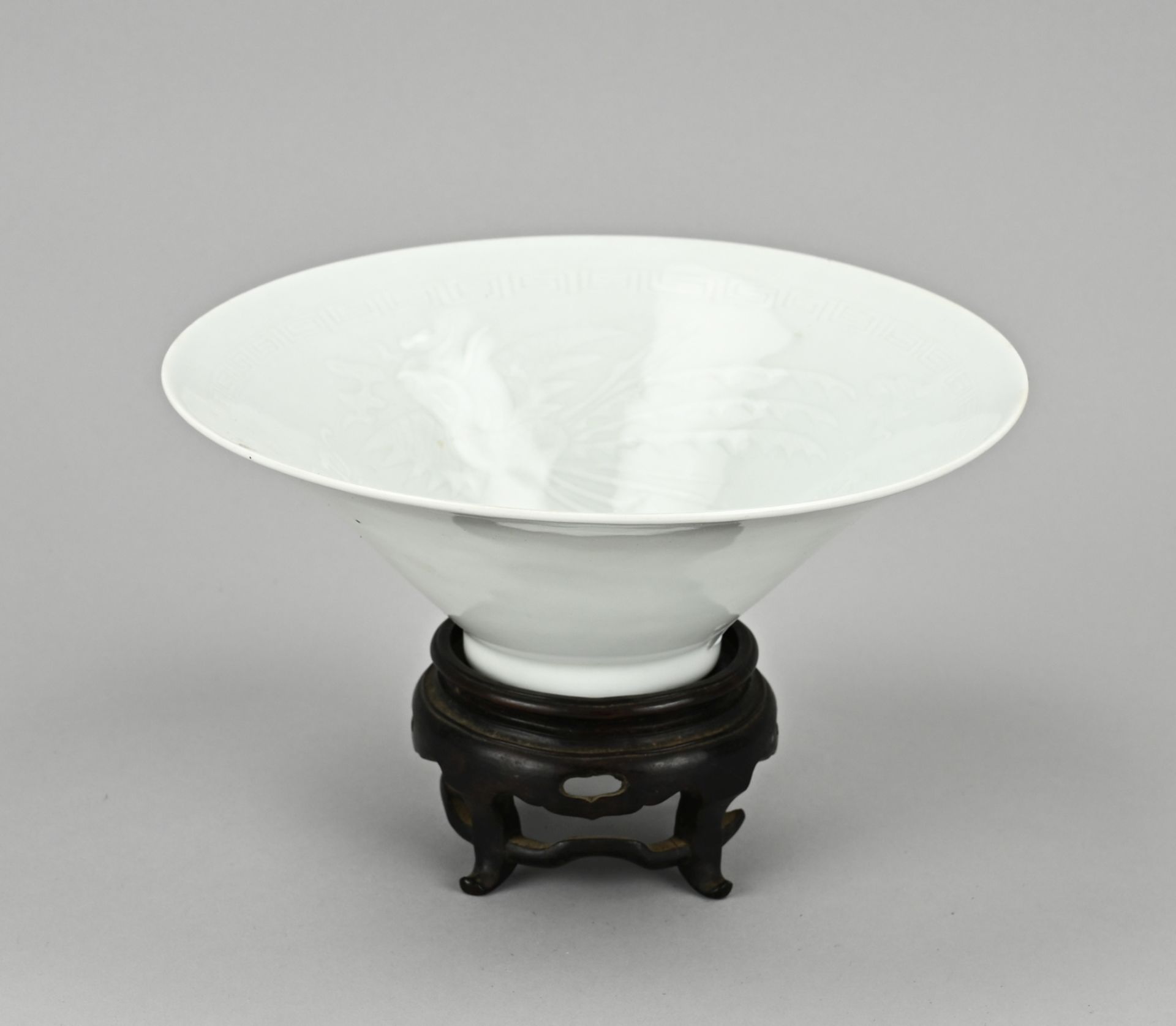 Chinese celadon bowl on pedestal Ã˜ 19.6 cm.