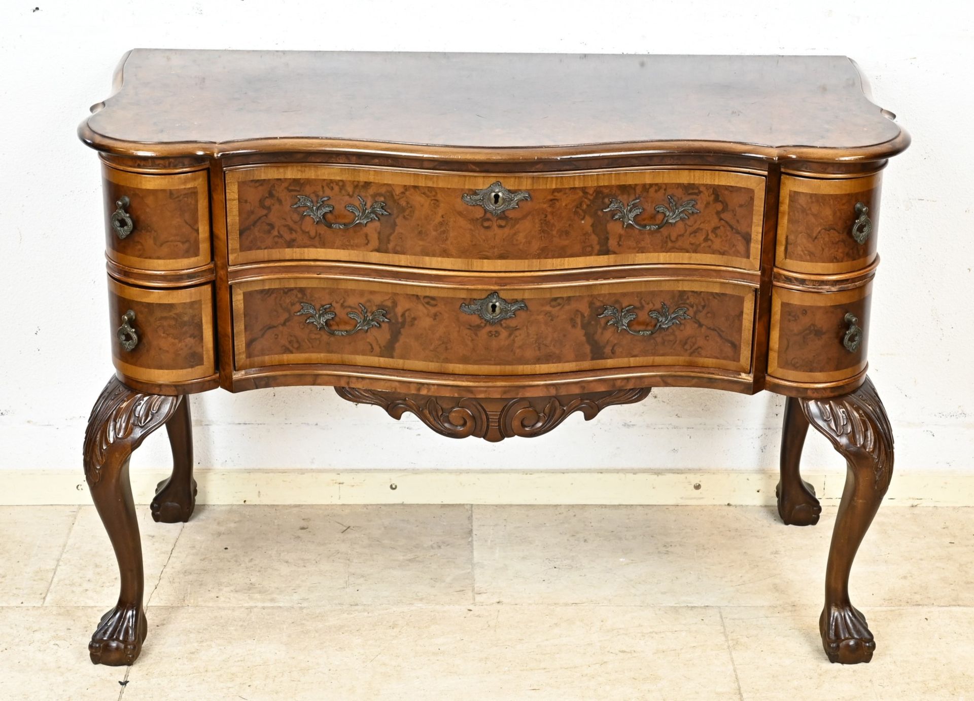 Burr walnut chest of drawers