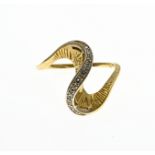 Gold design ring with diamond