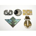 5 Decorative brooches (schmuck)