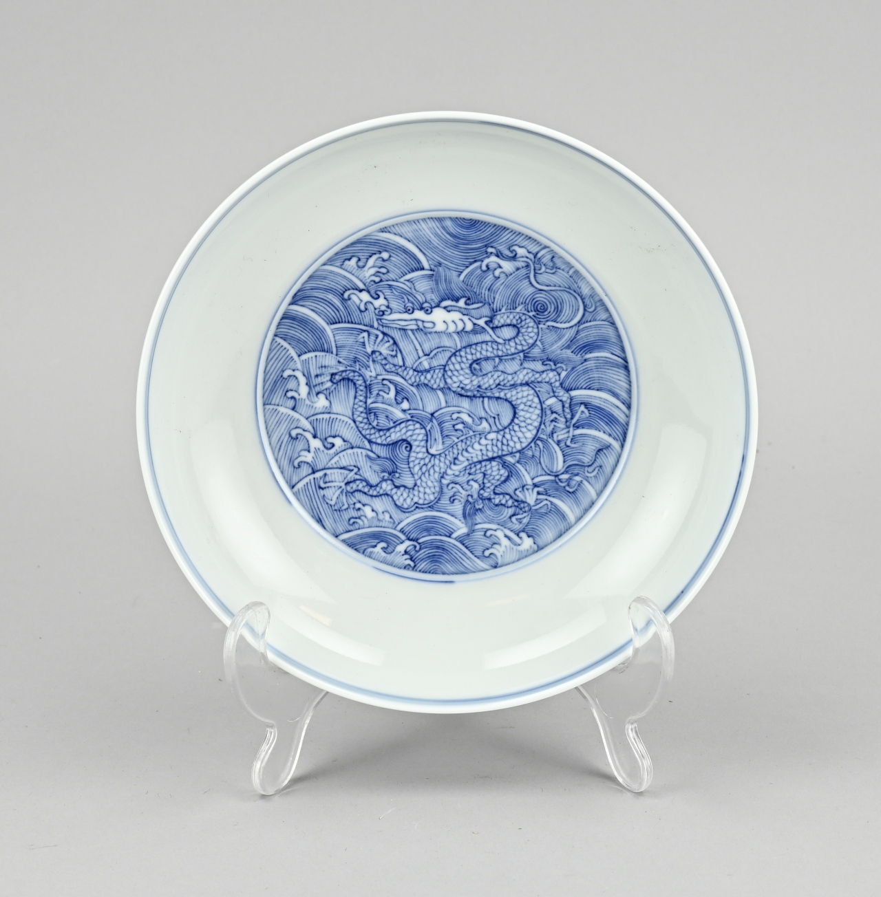 Chinese dragon plate Ã˜ 17.7 cm.