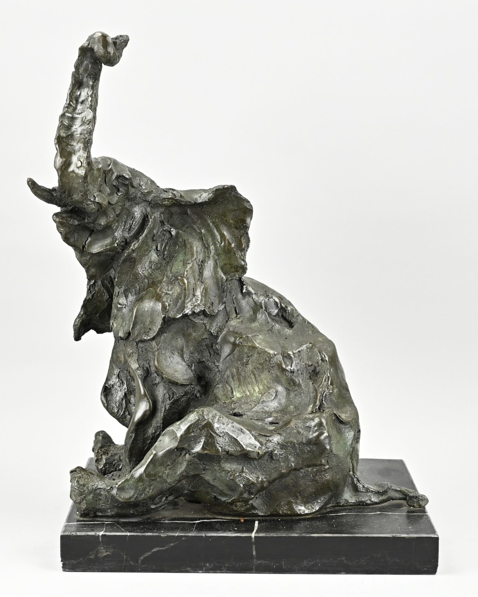 Bronze statue, Young elephant