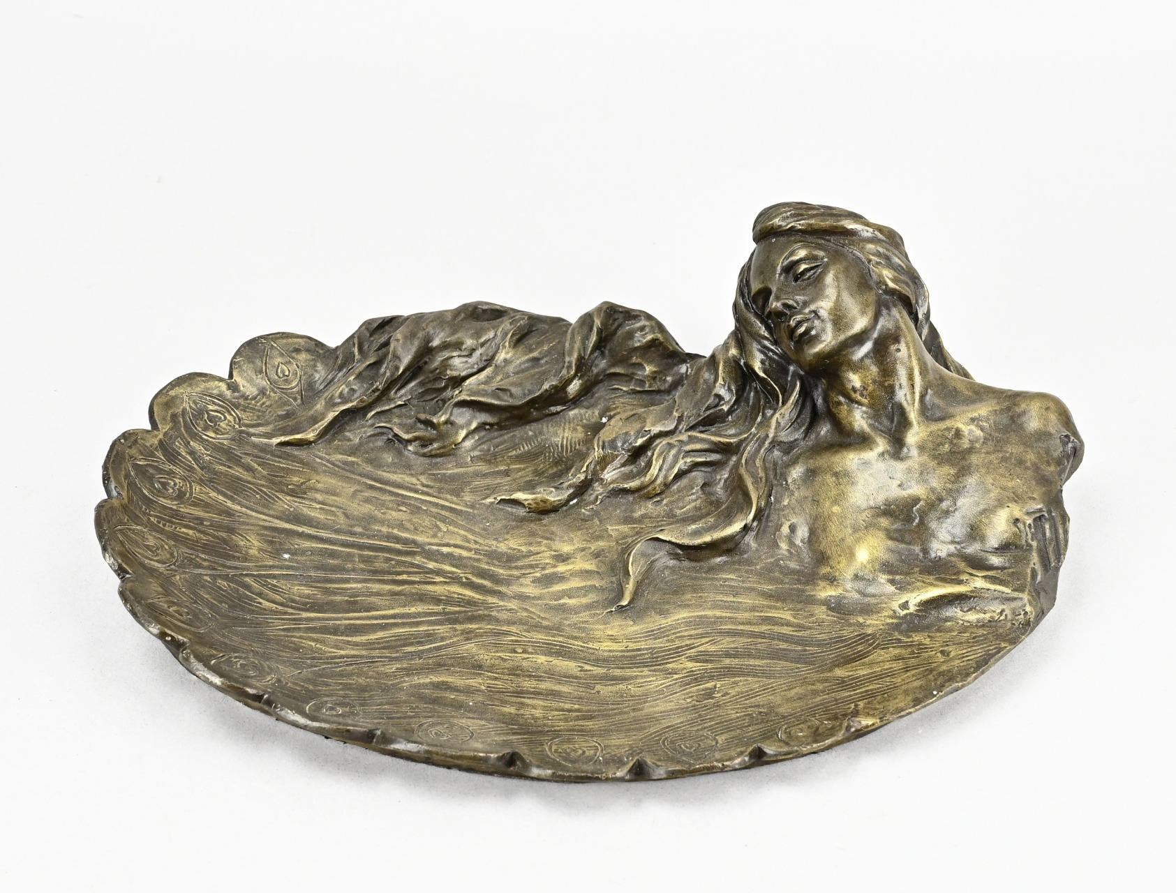 Bronze bowl in Art Nouveau style