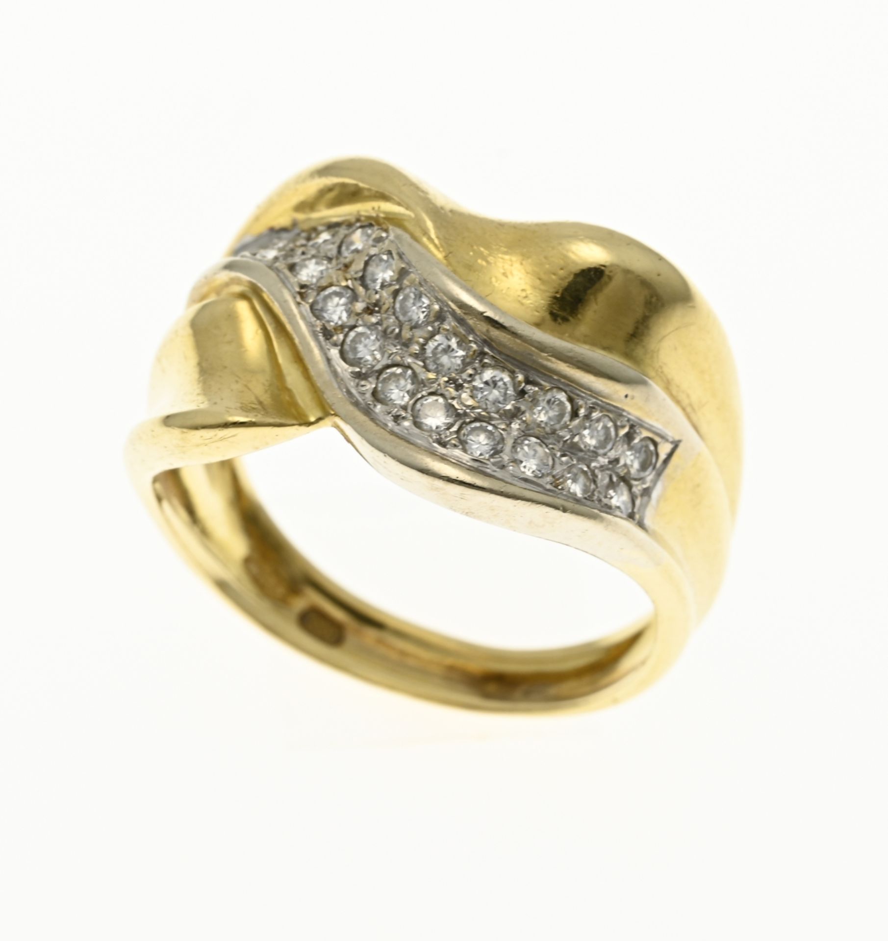 Gold ring with diamond