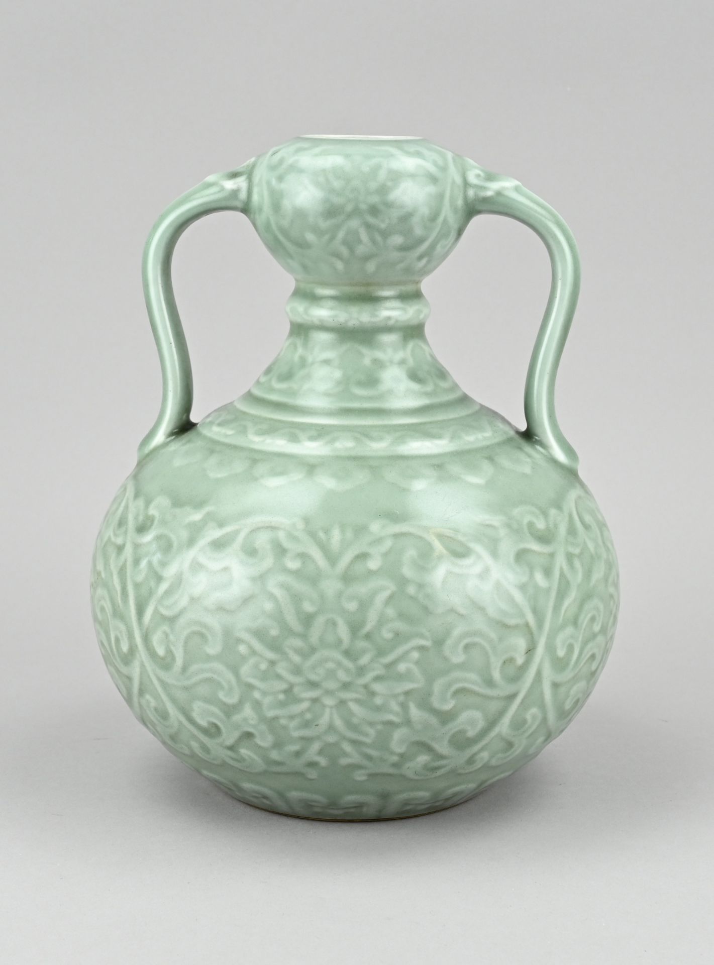 Chinese celadon vase, H 24.5 cm.