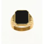 Gold men's ring with onyx