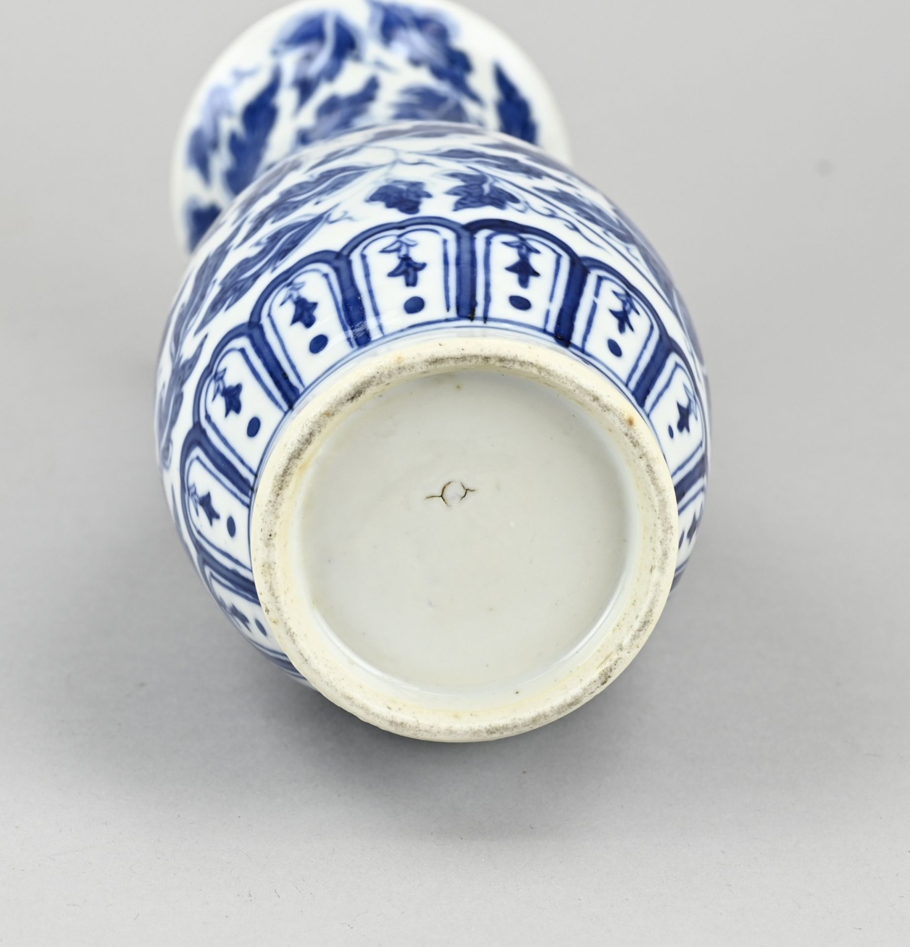 Kang Xi vase, H 20.2 cm. - Image 2 of 2