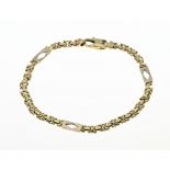 Gold bracelet, flat king