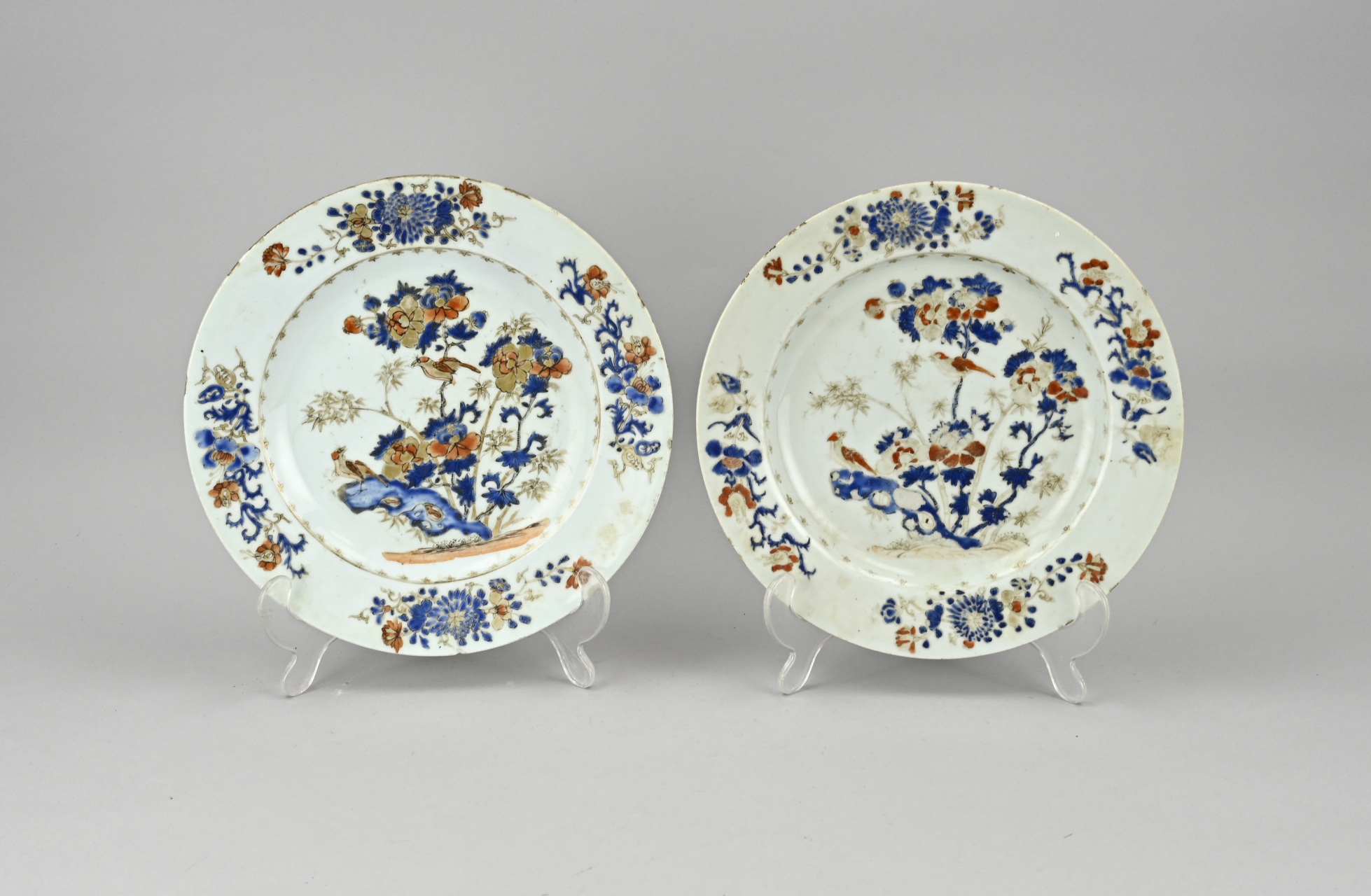 Two Chinese plates Ã˜ 23 cm.
