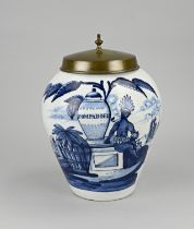 Delft tobacco jar, H 29 cm.