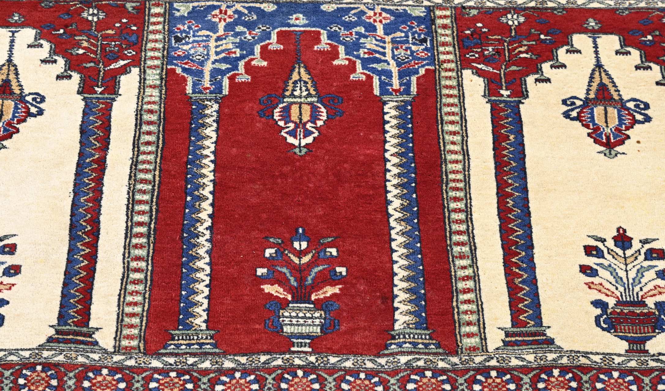 Old Persian rug - Image 2 of 3