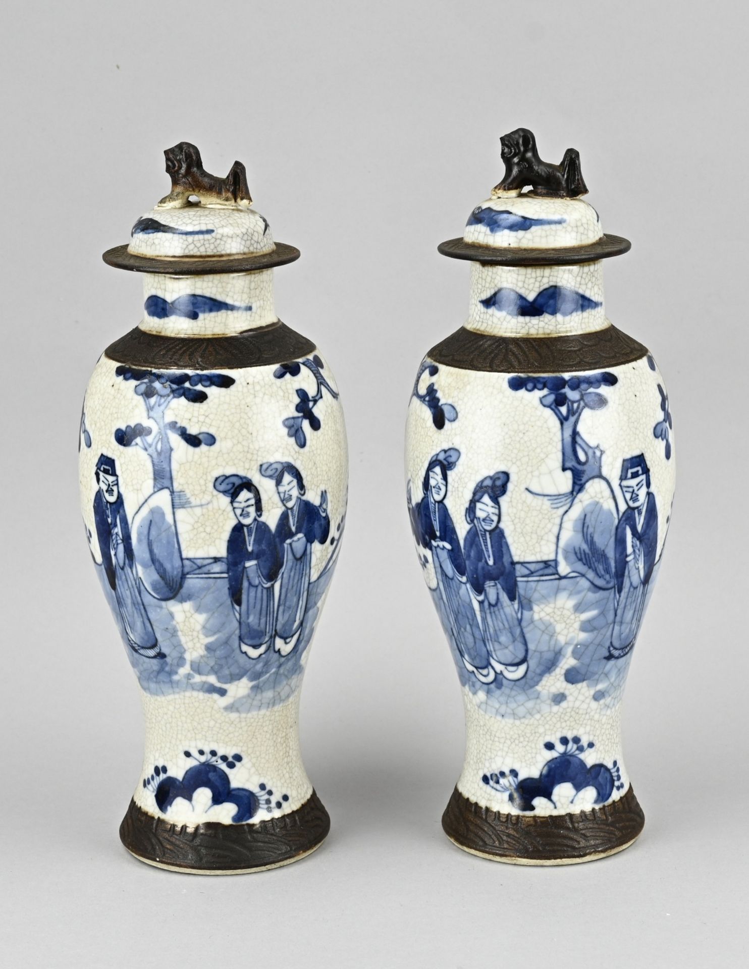 2x Chinese lidded vase, H 32 cm.