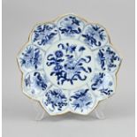 Chinese plate in lotus flower shape Ã˜ 23 cm.