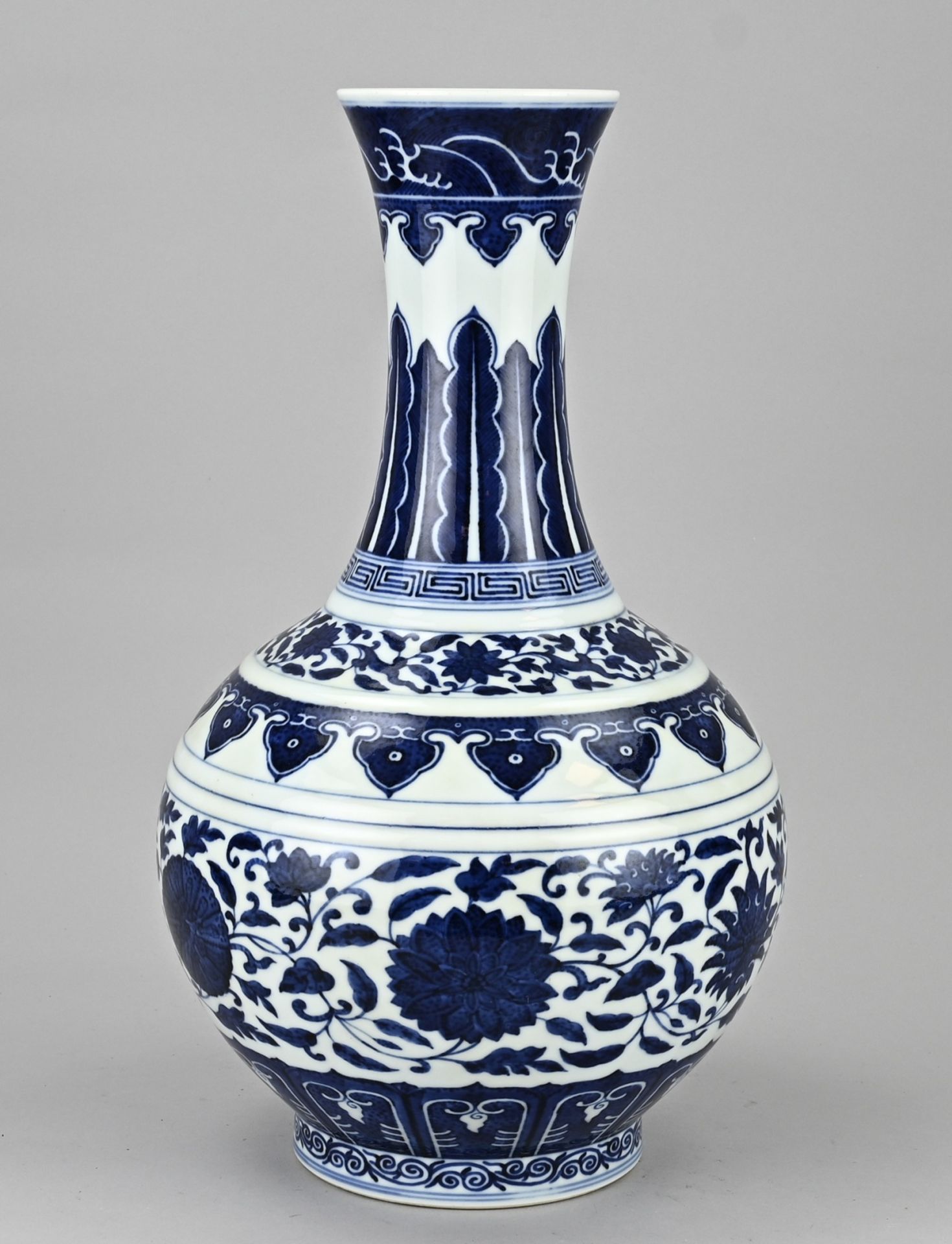 Chinese vase, H 40 cm.