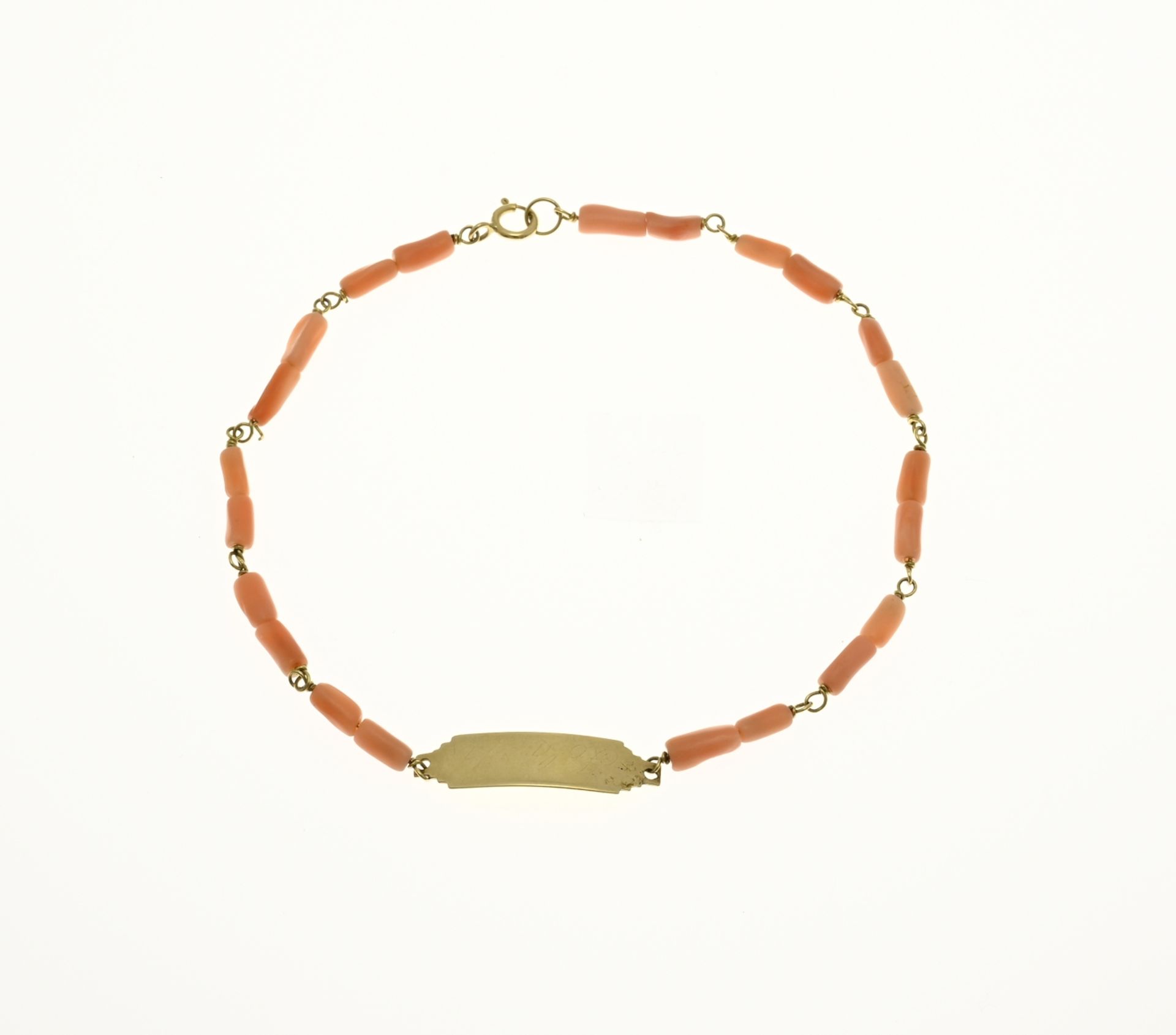 Bracelet with red coral and gold