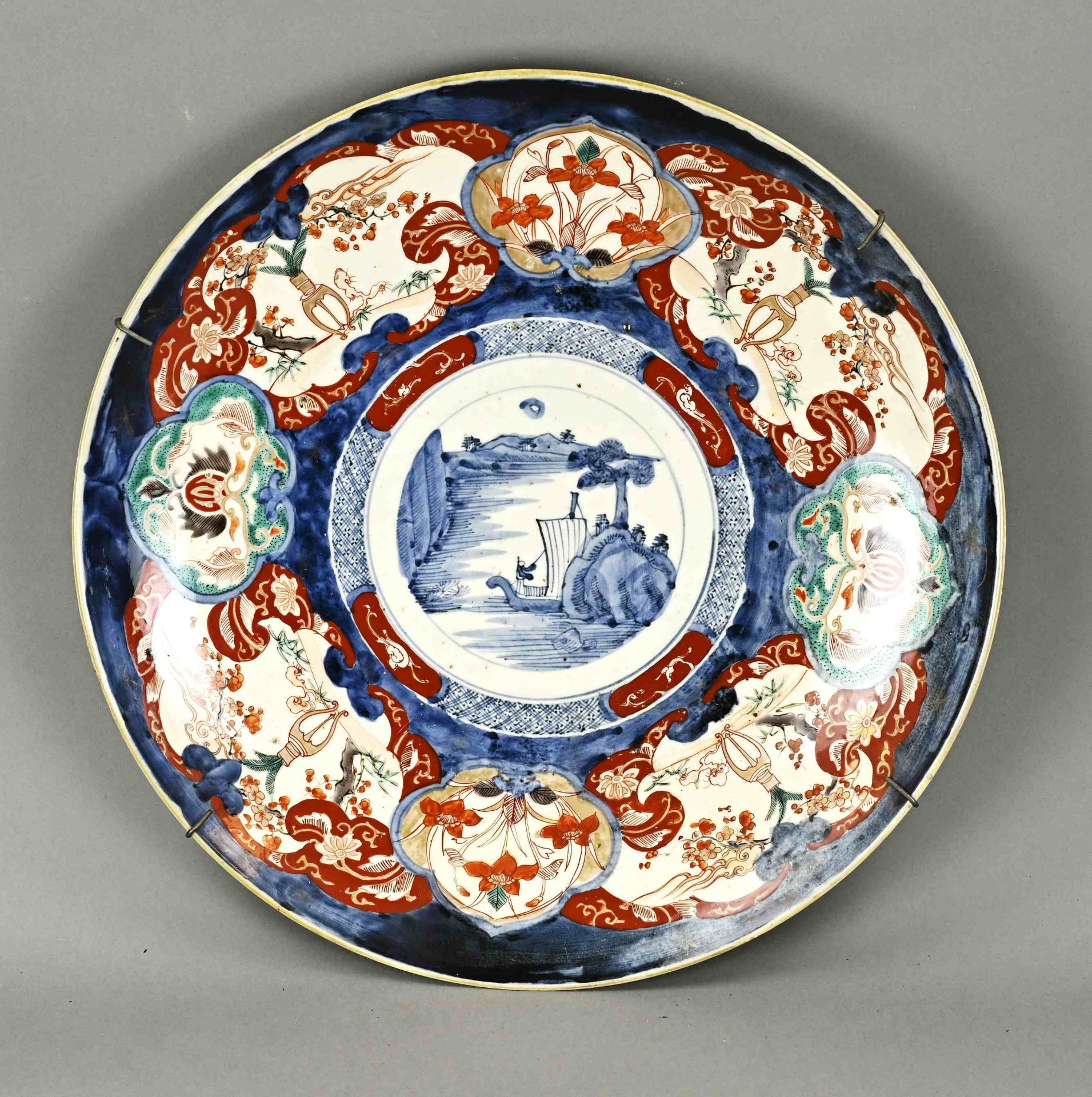 Japanese Imari dish Ã˜ 47.5 cm.