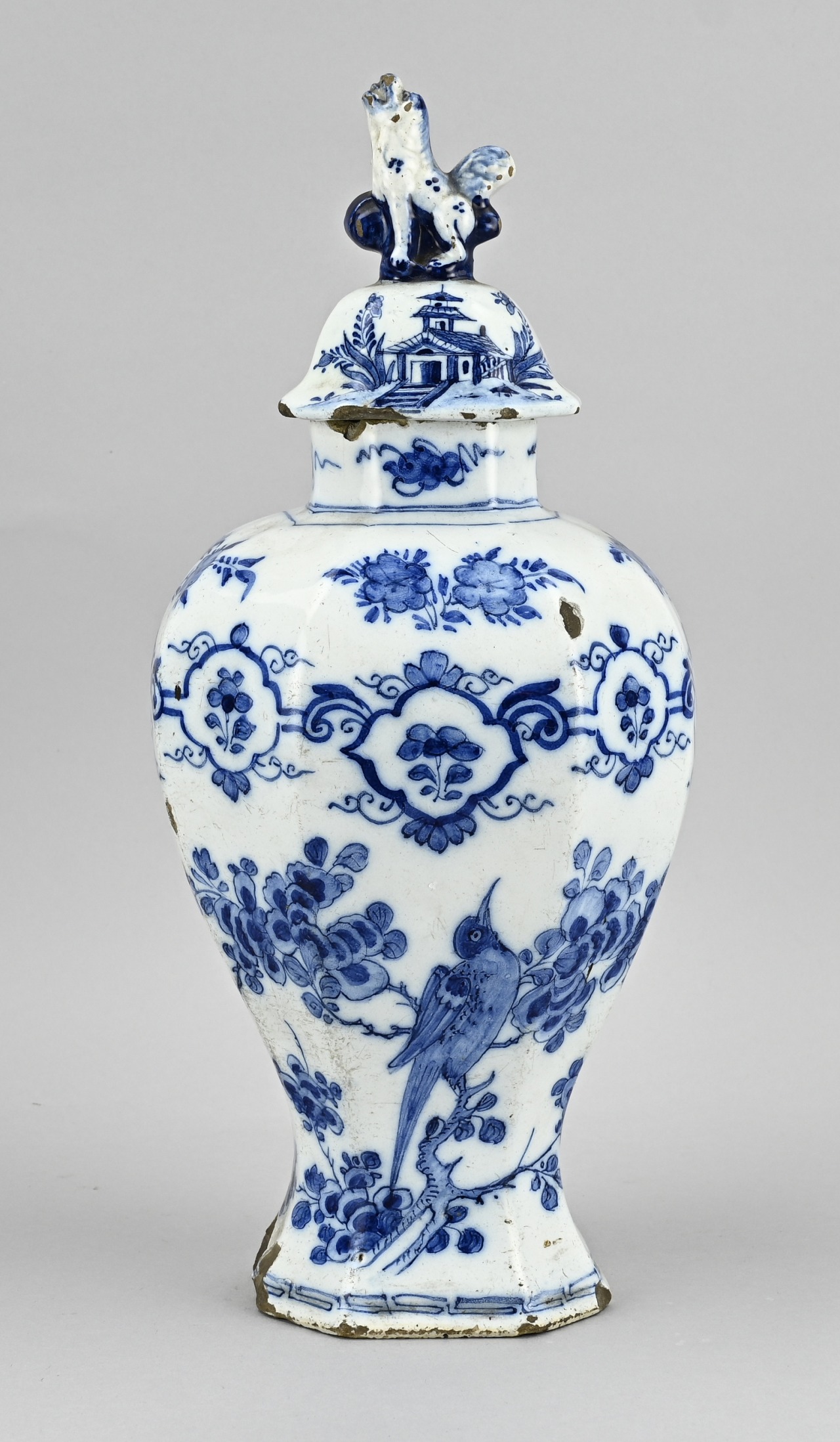 Delft lidded vase, H 40 cm.