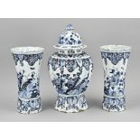 3-piece Delft cabinet set, H 25 - 34 cm.