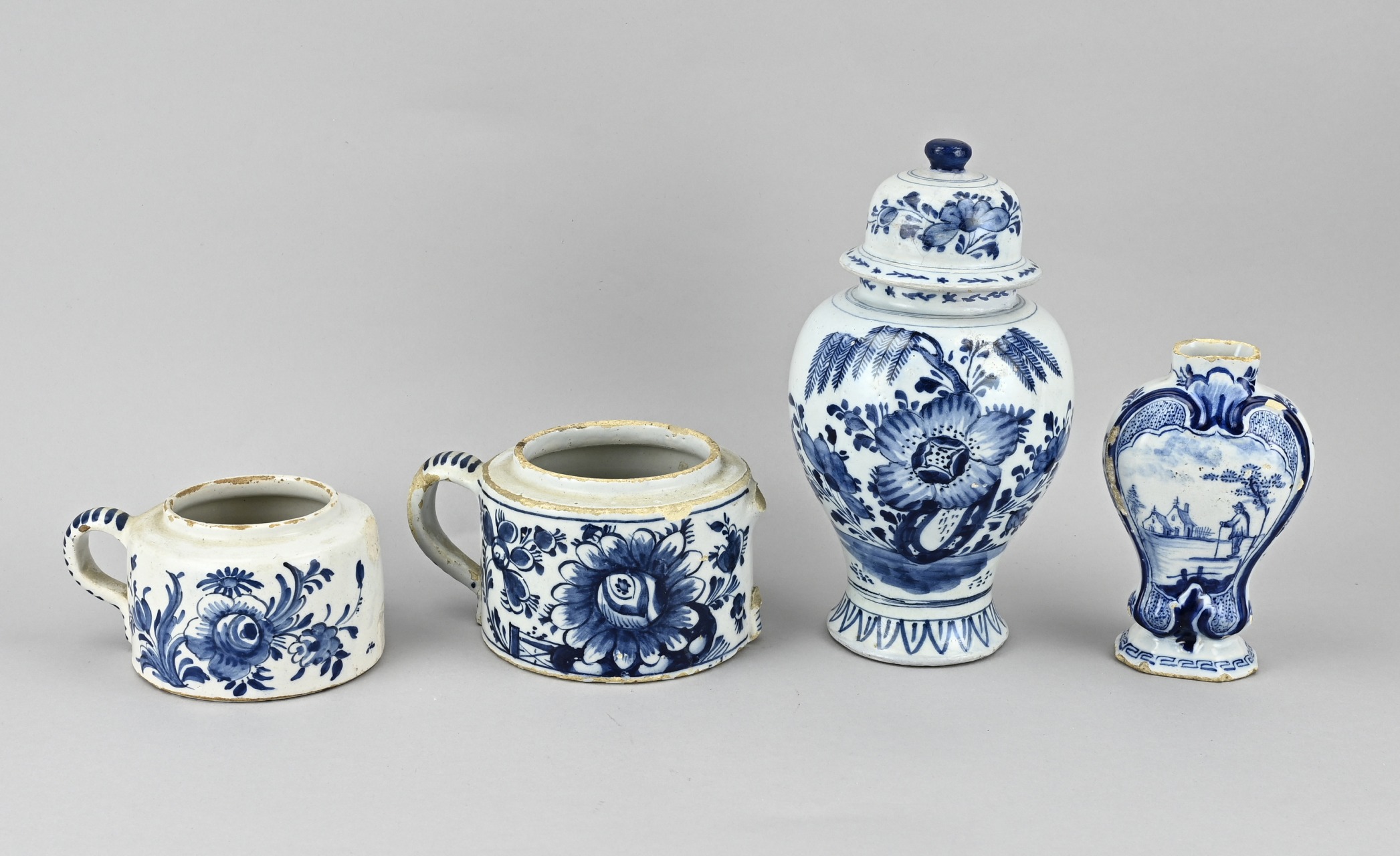 Lot Delft pottery (4x)