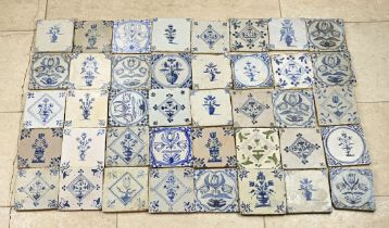 Lot with various flower pot tiles (40 pcs.)