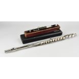 2x Flute instrument