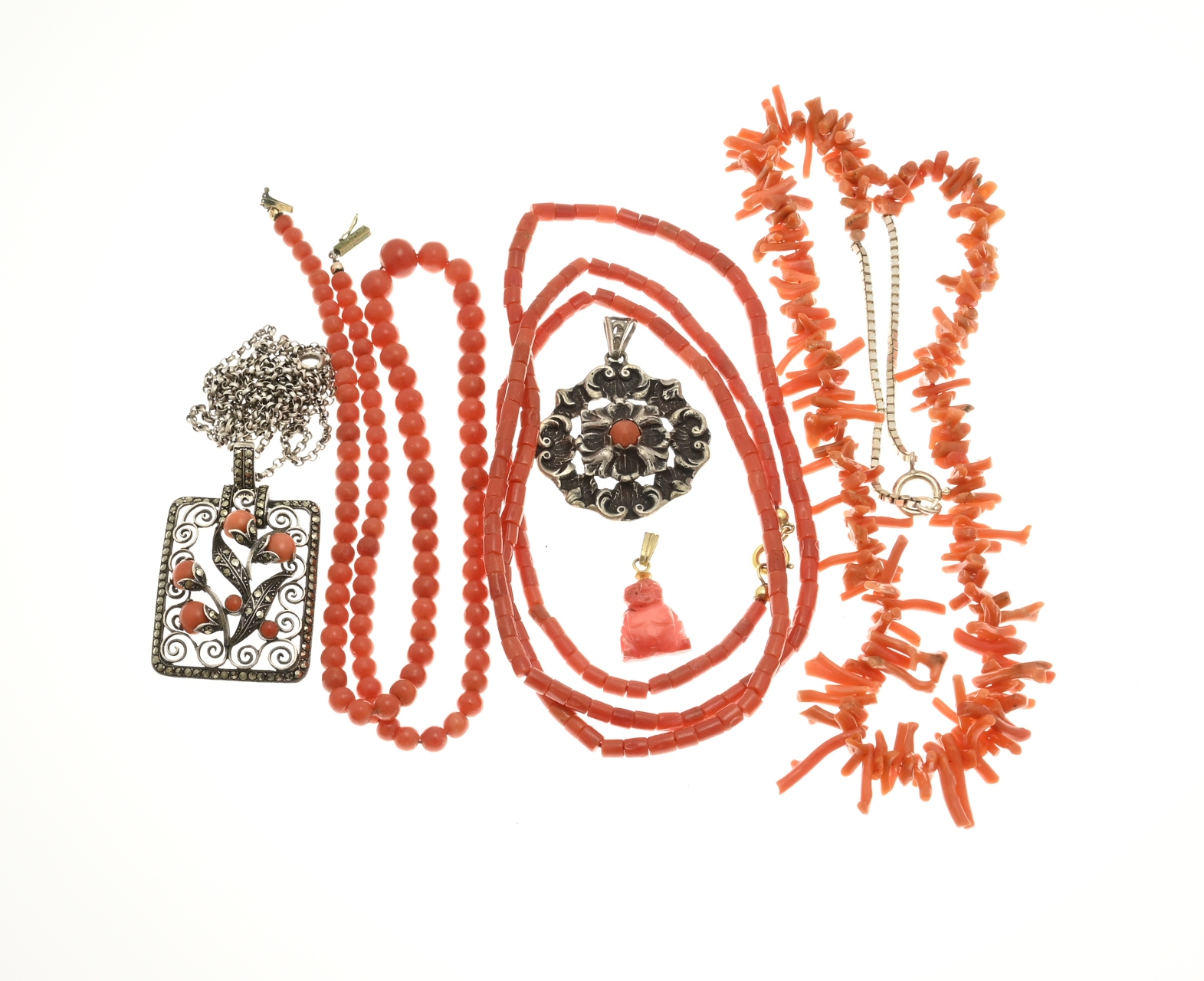 Lot of coral necklaces