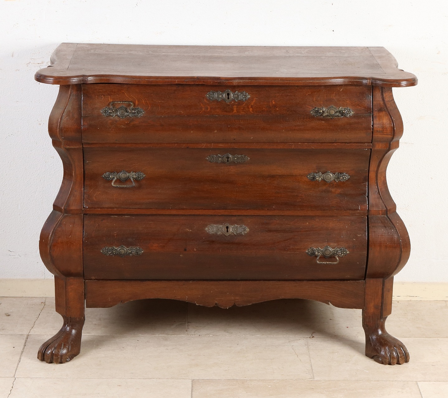 Double curved Baroque chest of drawers