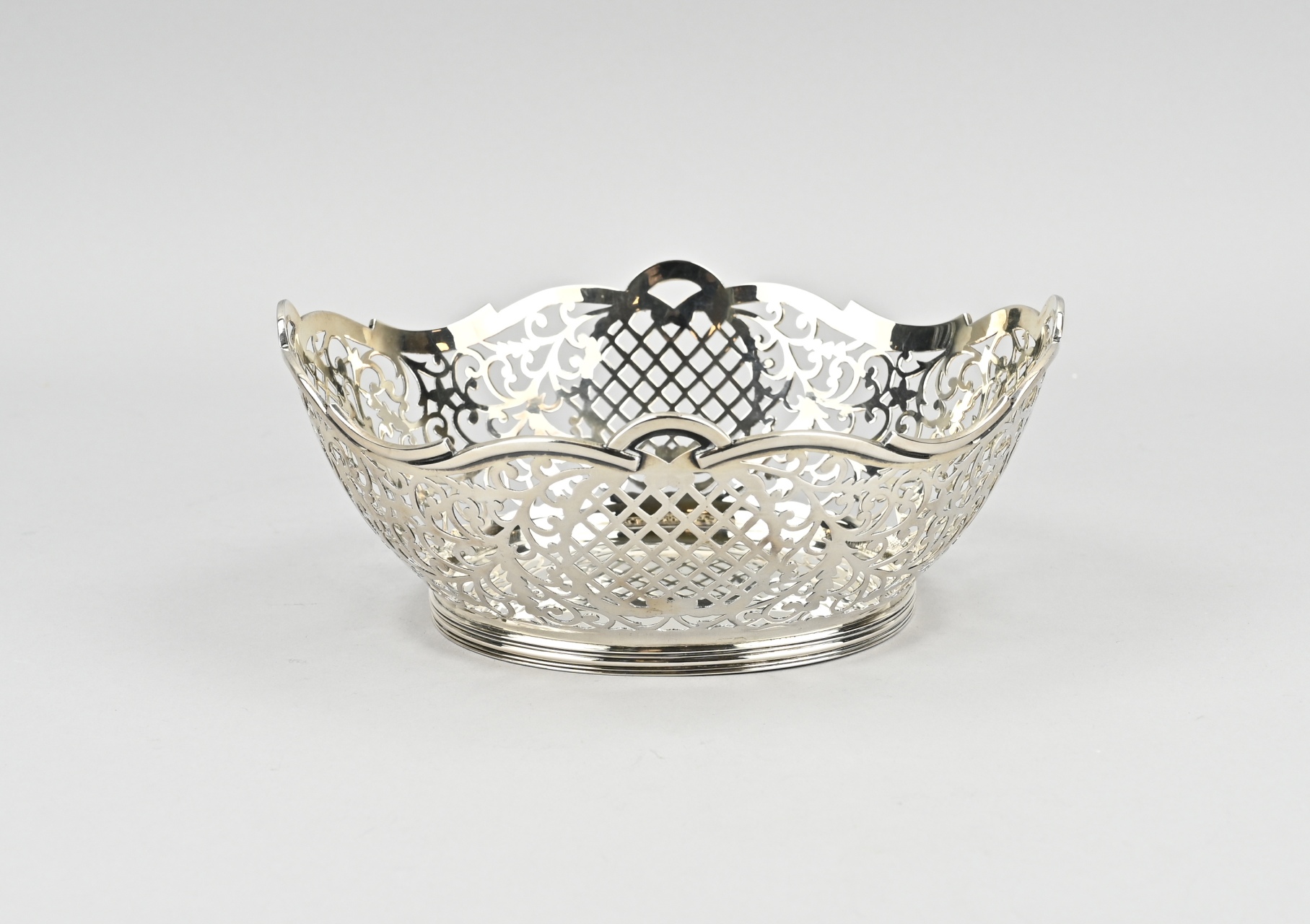 Silver choux basket