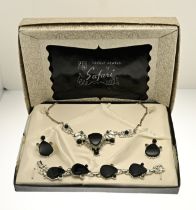 Safari 'custom jewelry' jewelry set