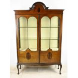 English display cabinet